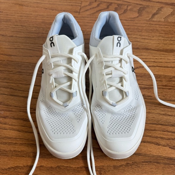 On Running White Sneakers - Picture 2 of 9